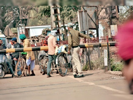 supela railawy corssing
