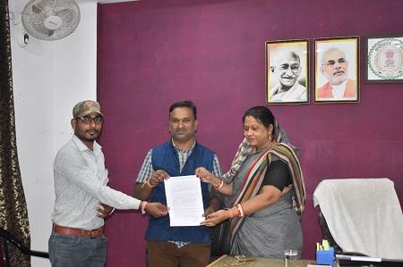 पंचायत सचिव की मृत्यु के एक महीने के भीतर ही सौंपी अनुकंपा नियुक्ति 3