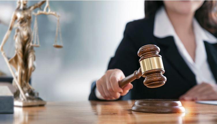 women judge